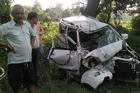five-people-killed-in-road-accident-in-hardoi