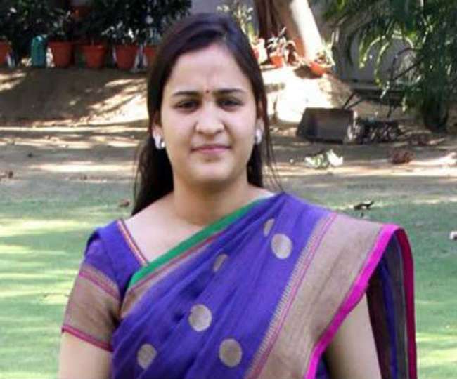 aparna-yadav-is-samajwadi-party-candidate-from-lucknow-cantt