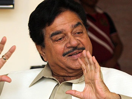 national-i-was-not-even-eligible-for-being-a-compounder-but-became-health-minister-said-shatrughan-sinha