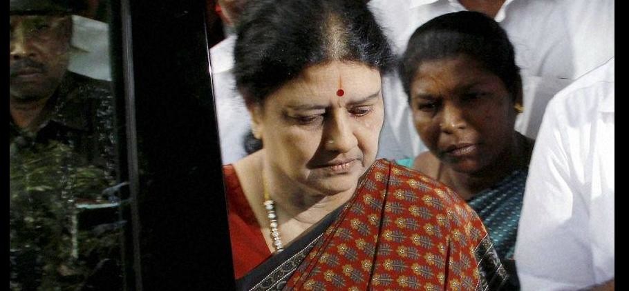 india-news/jayalalithaa-s-trusted-aides-removed-from-tn-cm-panneerselvam-s-office