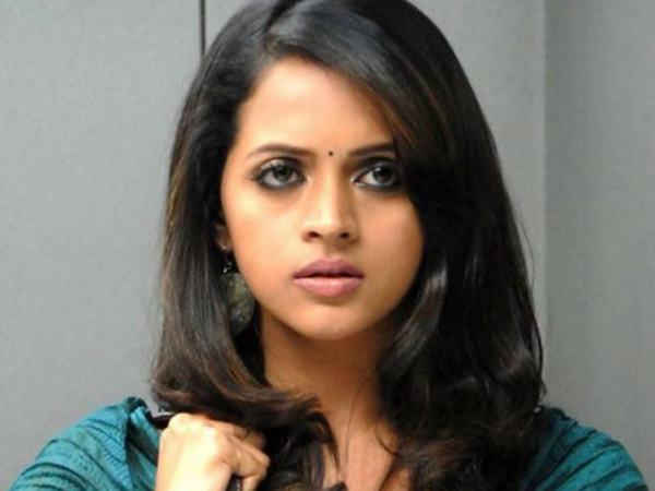 malayalam-actress-bhavana-allegedly-abducted-molested-in-moving-car