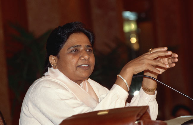 assembly-polls-2017/bsp-leader-mayawati-cast-her-vote-in-lucknow-says-bsp-will-300-seats