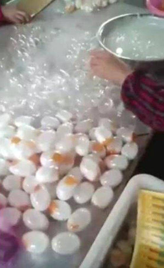 plastic-eggs-fake-eggs-health-problems-be-carefu
