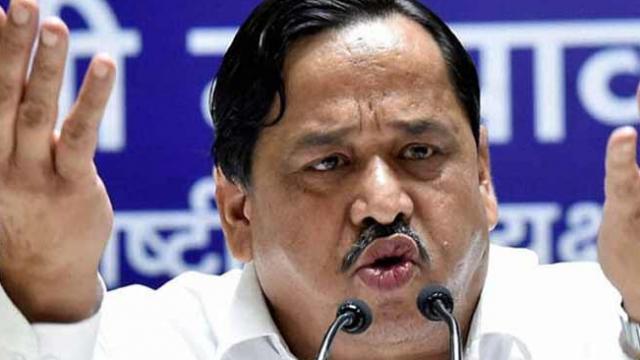 story-senior-bsp-leader-naseemuddin-siddiqui-and-his-son-afzal-expelled-from-party