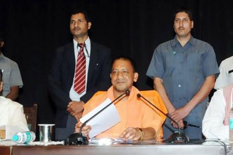 lucknow-yogi-government-step-back-on-proposal-of-separate-lane-for-mp-mlas-on-toll-plaza