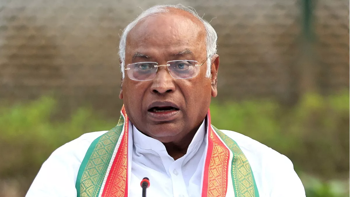 BJP is a party of terrorists; Kharge's sharp attack on PM Modi in response to urban Naxal