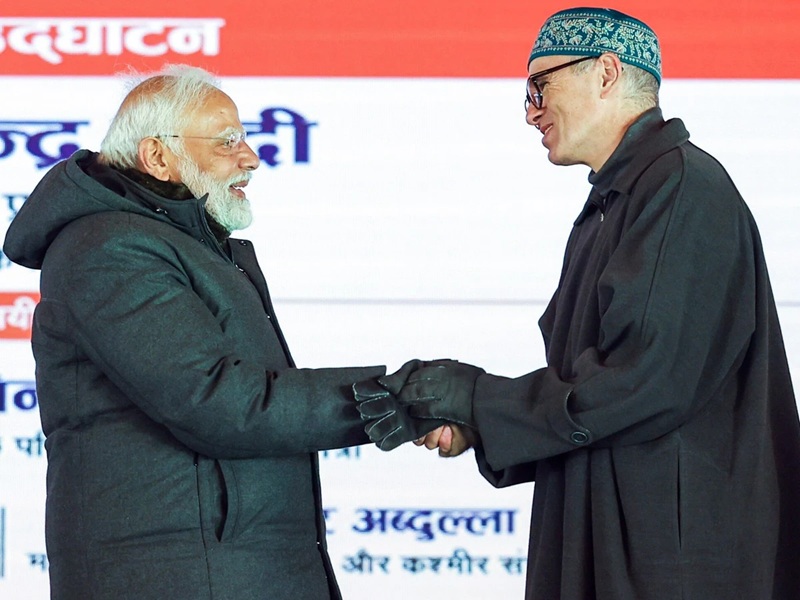 omar-abdullah-joined-pm-modi-obesity-campaign-brought-along-supriya-sule-and-10-others